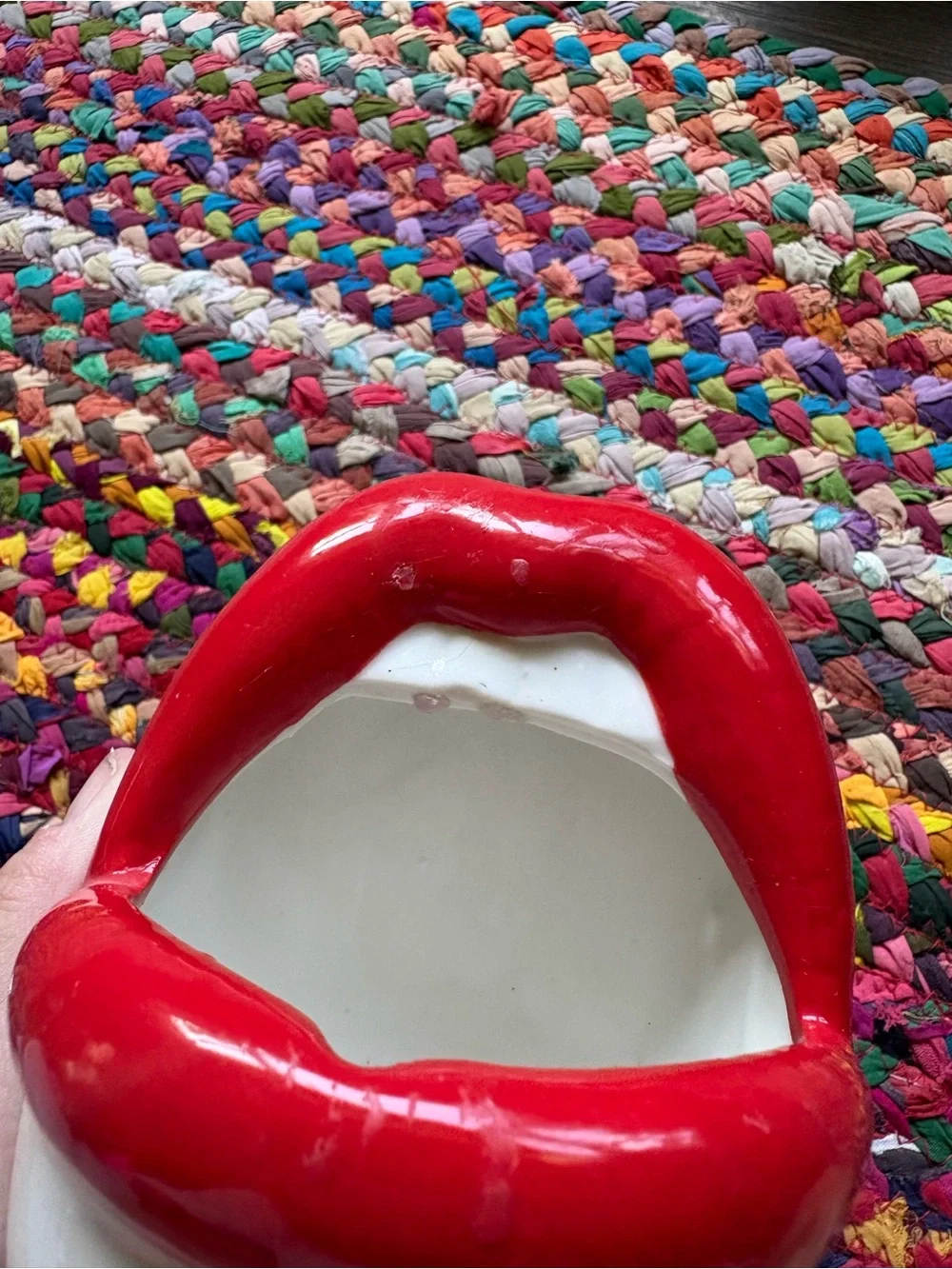 RED OPEN MOUTH LIPSTICK CERAMIC PLANTER